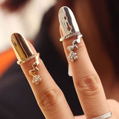 nail jewellery