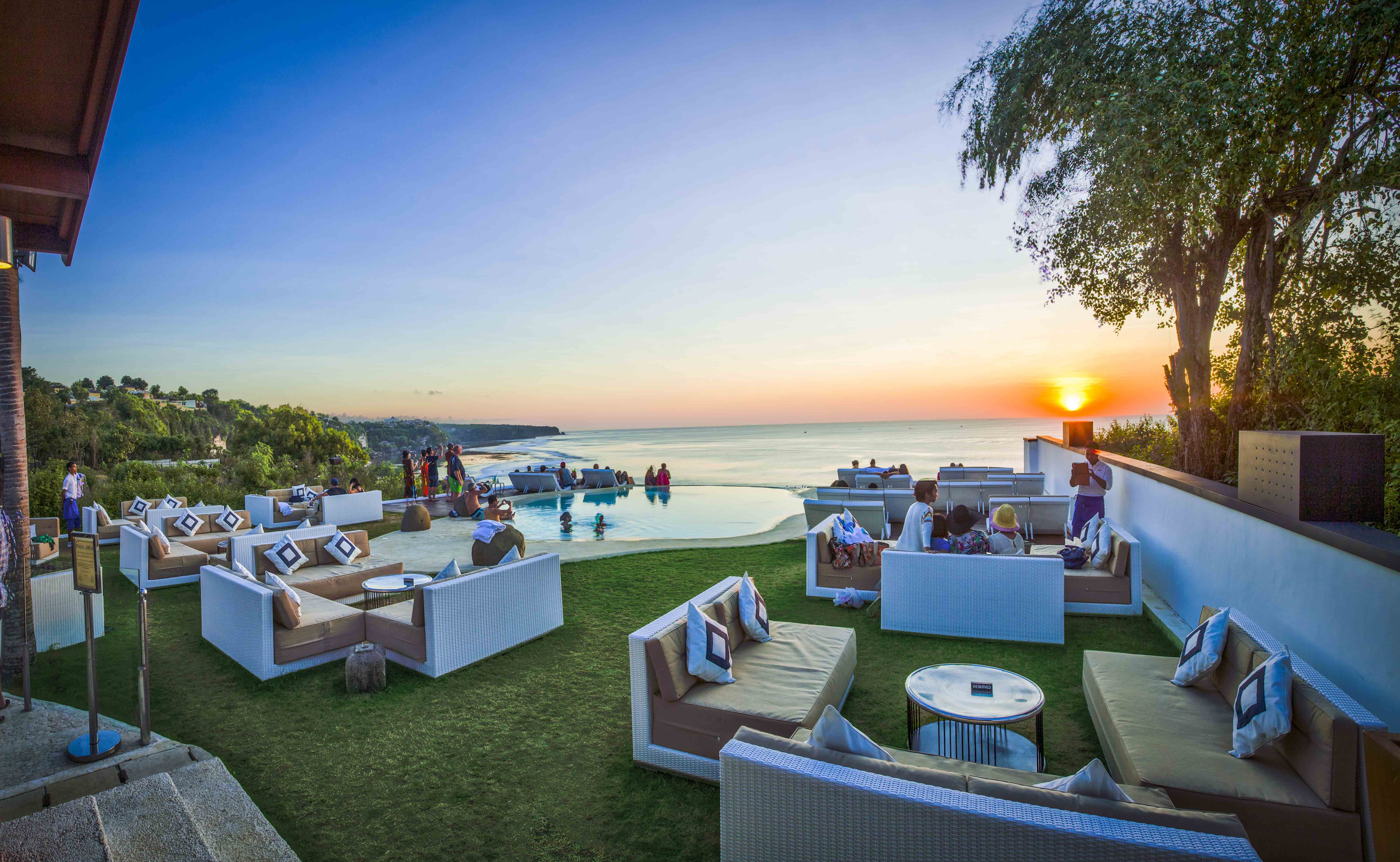 Top 8 Themed Restaurants of Bali That Let you Dine with Gorgeous Views