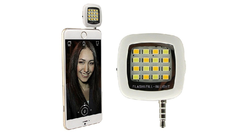 Selfie flashlight