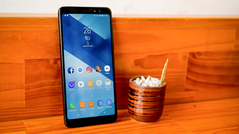  Galaxy A8+ (2018) Android mobile