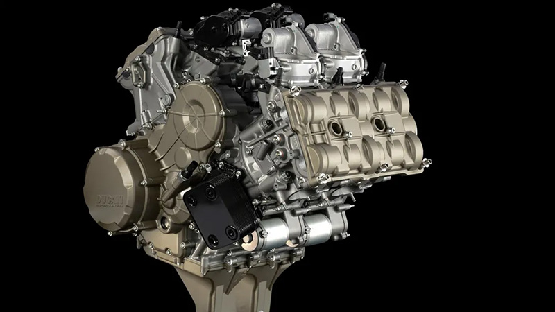 V 4 Engine